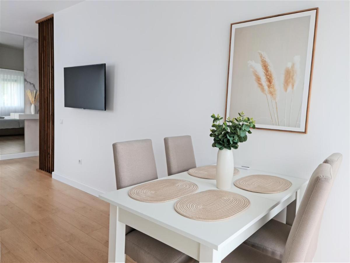 Sara Apartment Орадя Экстерьер фото