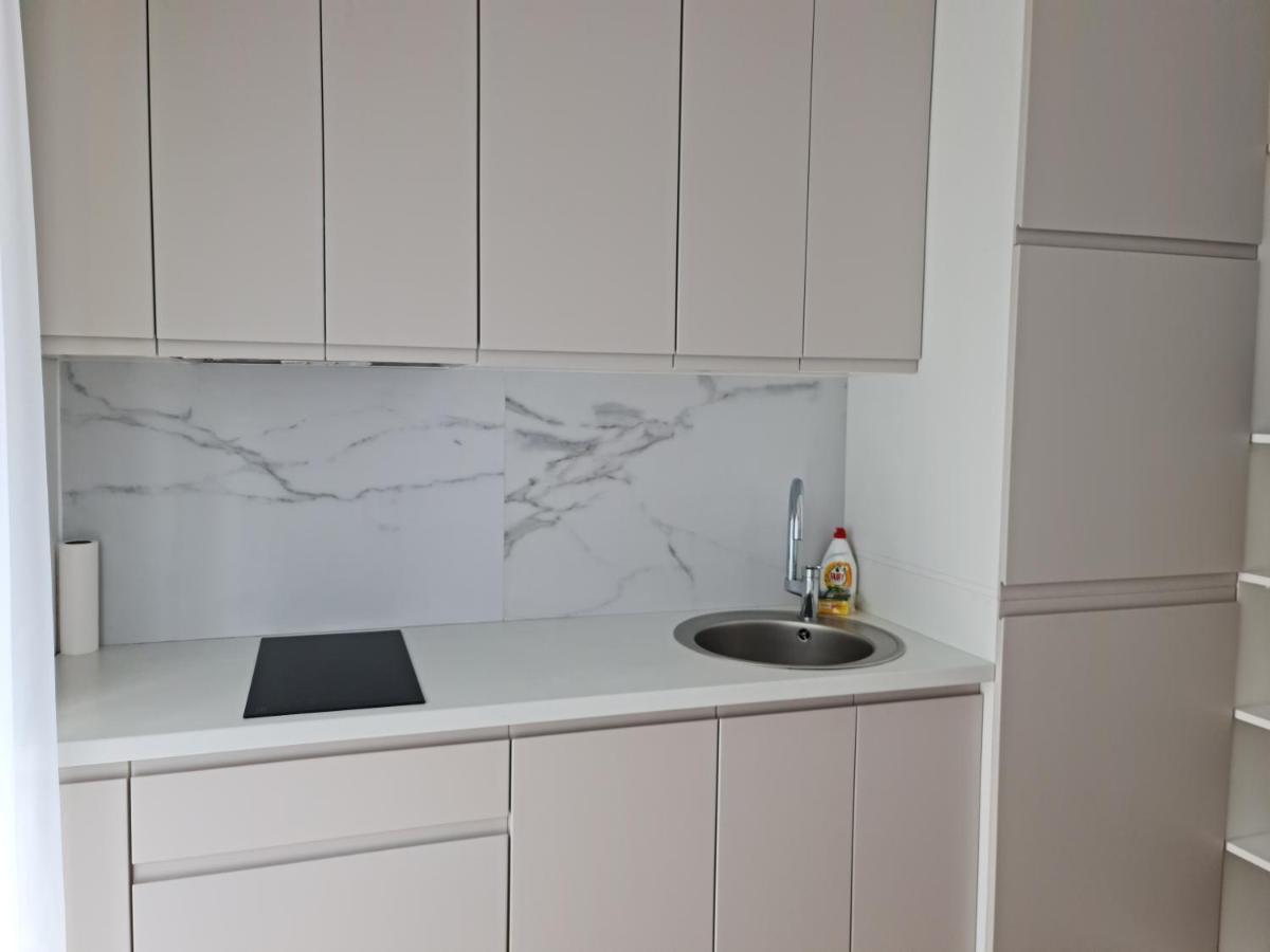 Sara Apartment Орадя Экстерьер фото