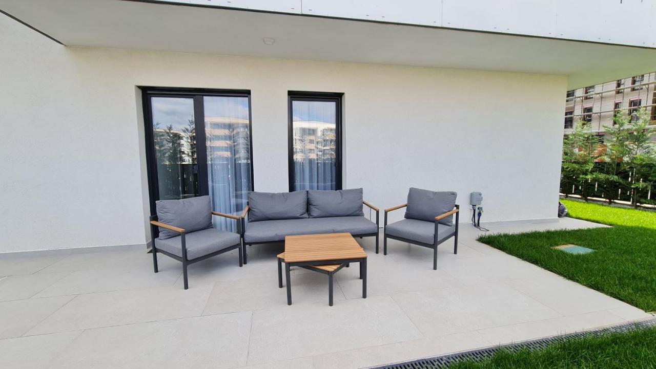 Sara Apartment Орадя Экстерьер фото
