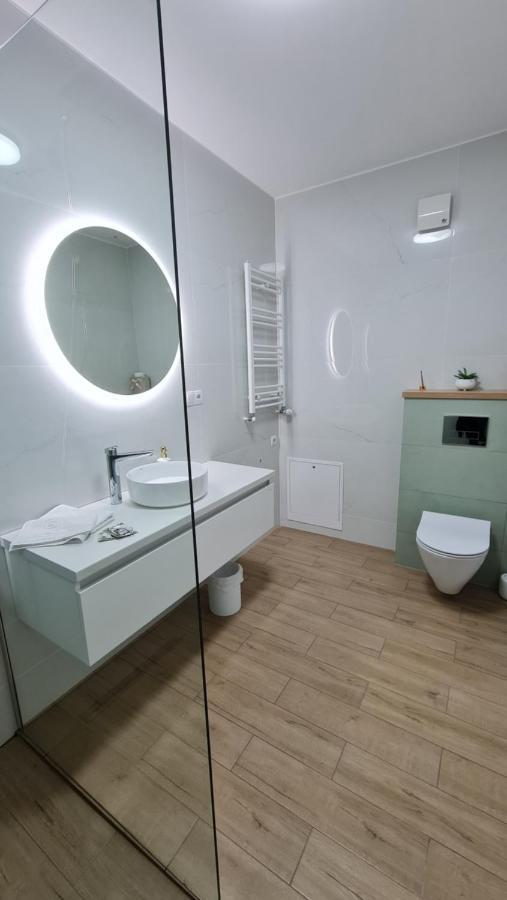 Sara Apartment Орадя Экстерьер фото